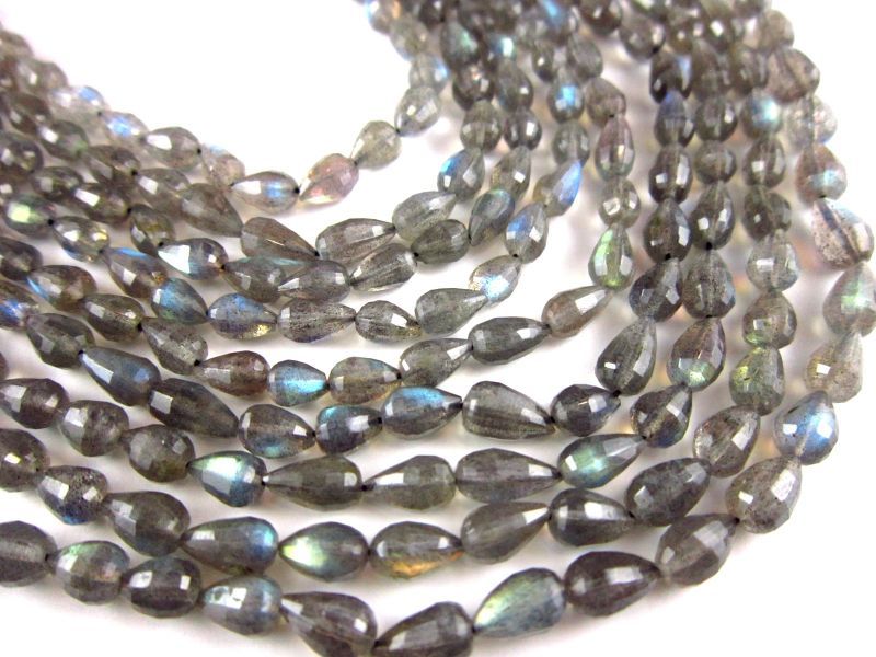 ラブラドライトドロップカットたて穴 5×8｜天然石ビーズ卸 宝石質・高品質ビーズ卸Sia Beads Japanシーアビーズジャパン