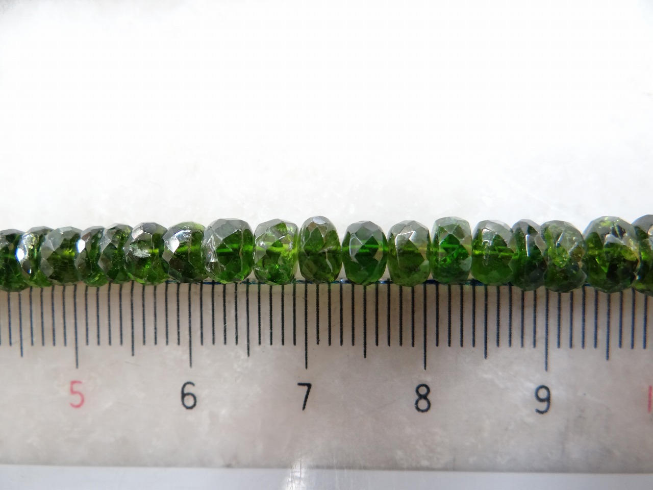 グリーントルマリン　ボタンカット　4-6mm　サイズグラデーション